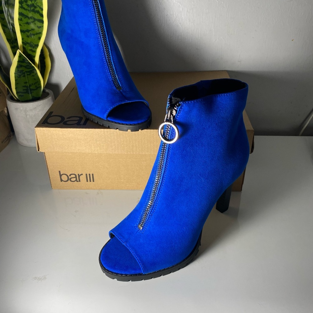 Bar III Women's Vibrant Blue Zippered Heeled Boots‎